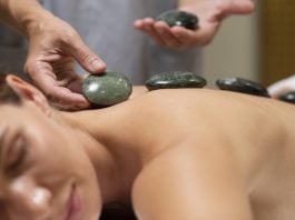 Massagem Nuru: Deslizamento Terapêutico que Estimula a Circulação e o Relaxamento Total