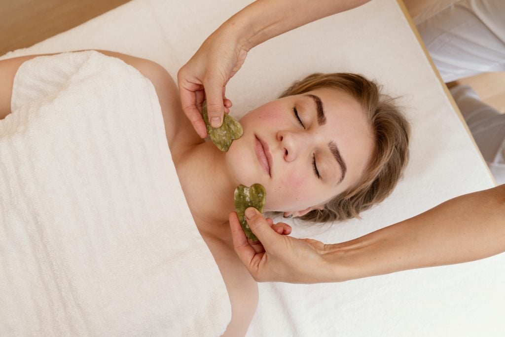 Massagem Nuru: O Toque Deslizante que Desperta Todos os Sentidos