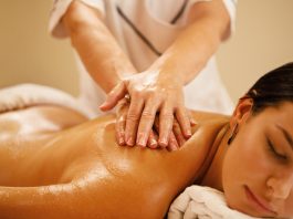Massagem nos Membros: Técnicas Específicas para Braços e Pernas