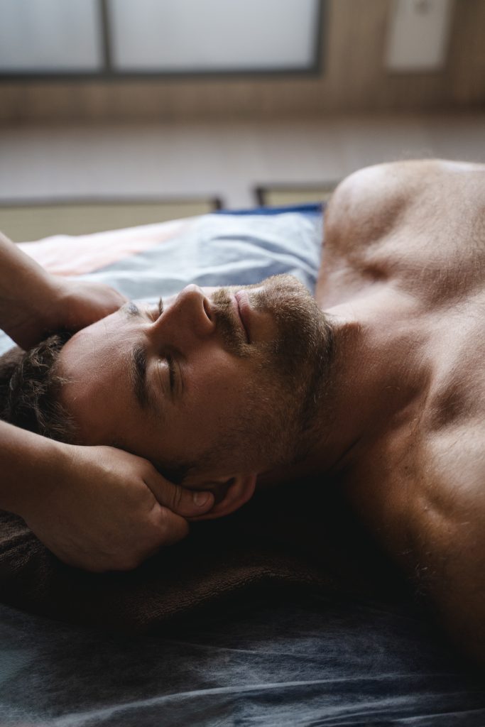 Descubra Como a Massagem Pode Melhorar Sua Saúde Física e Emocional
