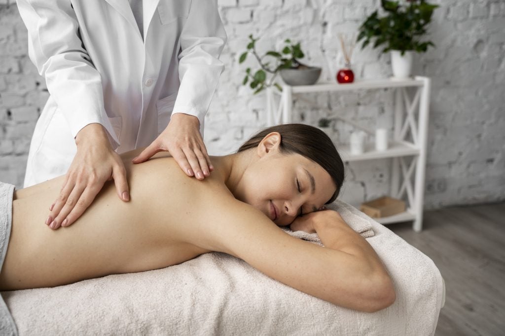 Massagem Nuru: O Toque Deslizante que Desperta Todos os Sentidos