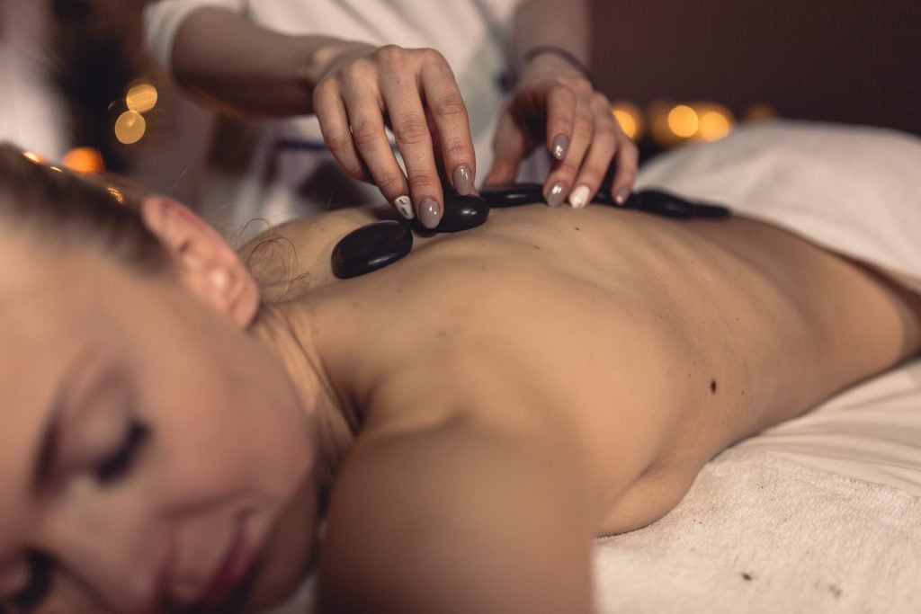 Massagem Erótica: Conexão Íntima e Desejo em Cada Toque