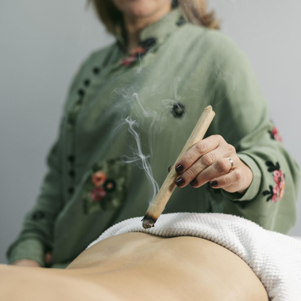 Como Surgiu a Massagem Relaxante: História, Tradição e Toque Humano