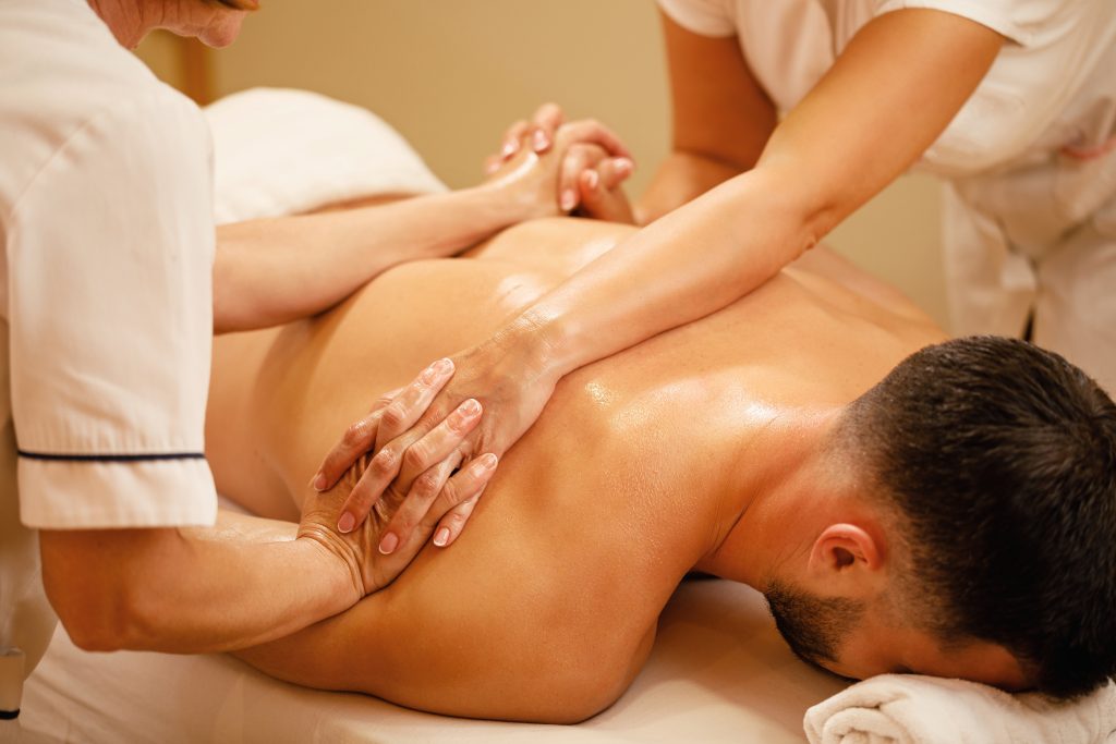 Benefícios Surpreendentes da Massagem Sensual e Suas Raízes Culturais