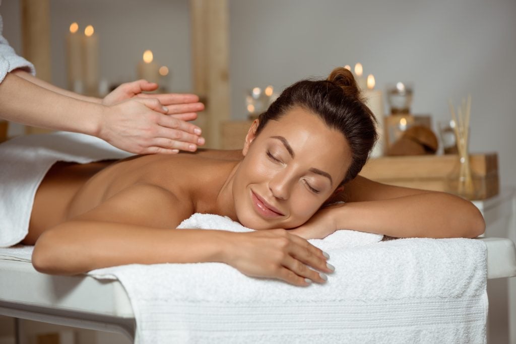 Desperte Seus Sentidos: A Transformação Através da Massagem Tântrica