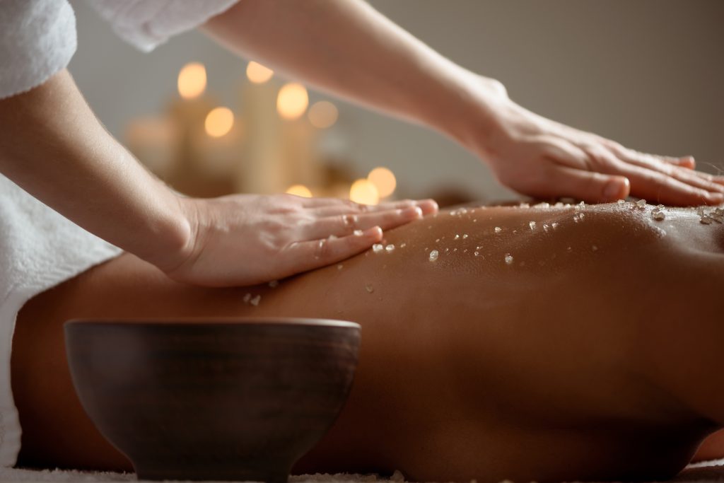 Massagem nos Membros: Técnicas Específicas para Braços e Pernas