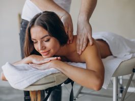 Massagem Tântrica: Uma Jornada de Autoconhecimento e Prazer Sagrado