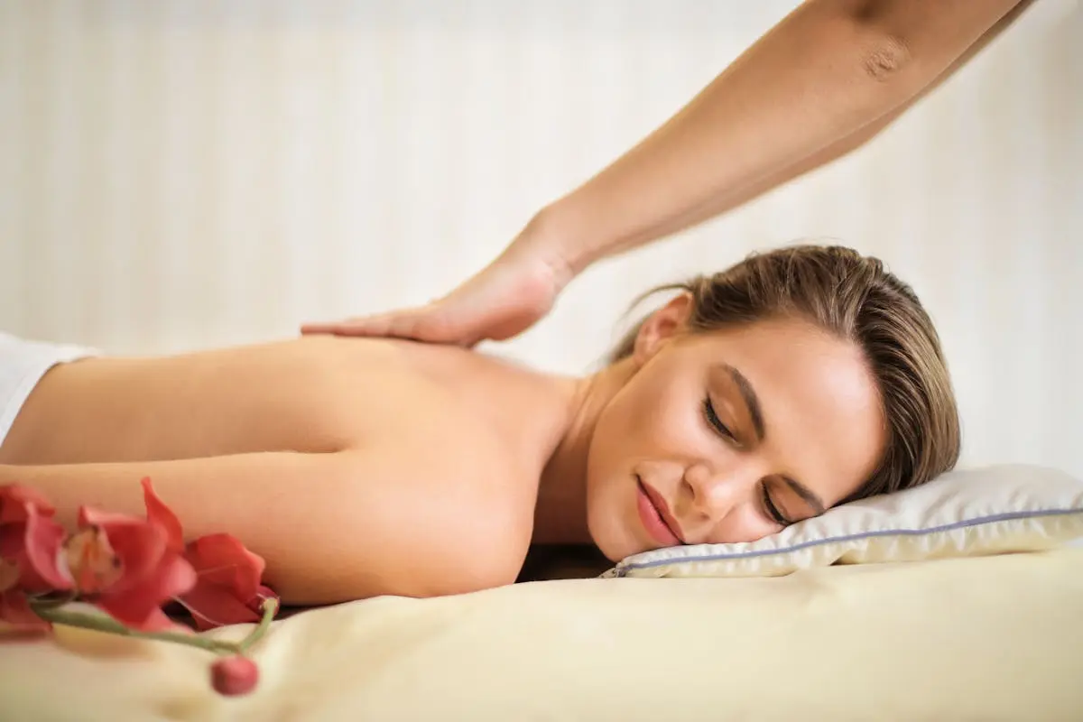 Como é feita uma massagem relaxante?