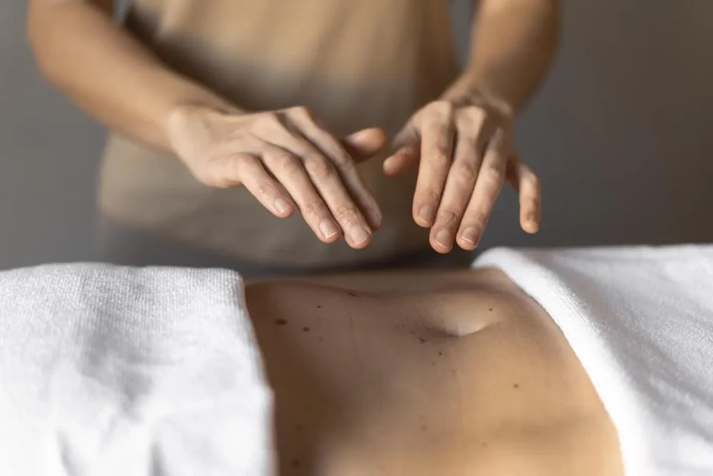 A massagem tântrica influencia no alinhamento dos chakras?