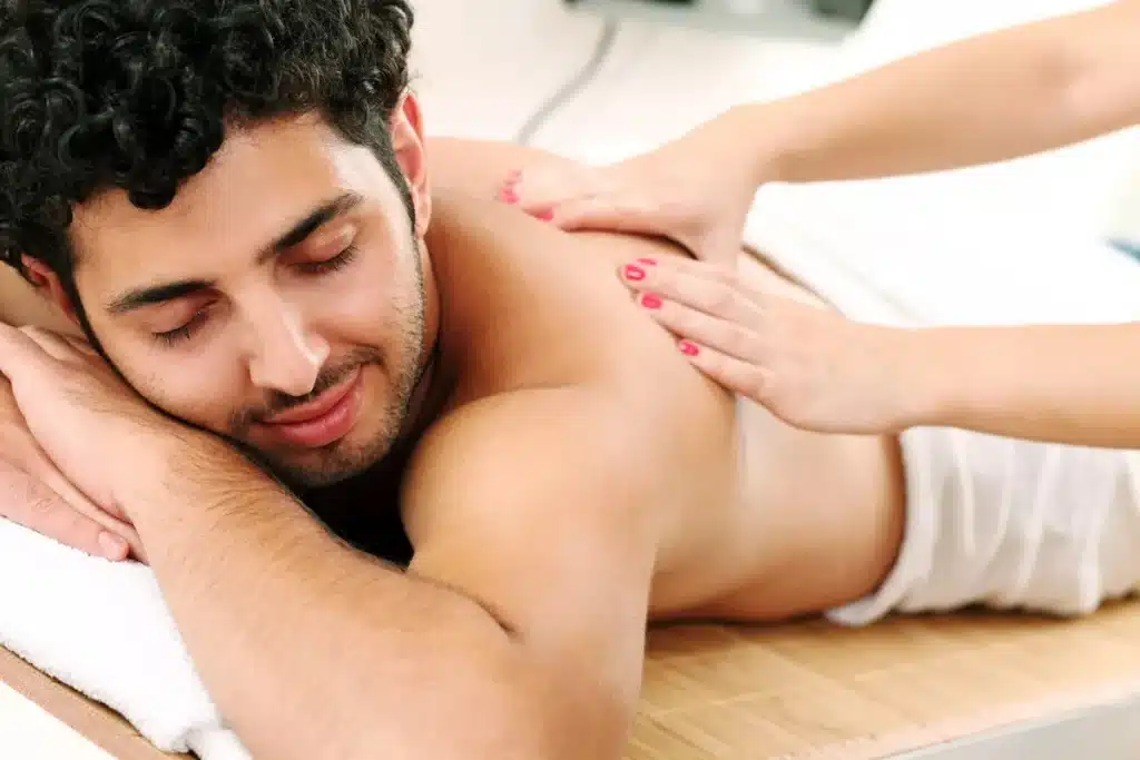 A influência da massagem de aromaterapia na excitação masculina e feminina