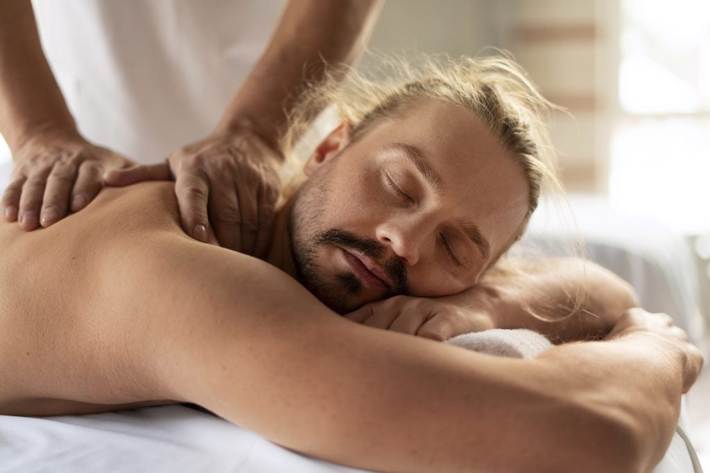 Guia Completo da Massagem Erótica Técnicas Ambiente e Benefícios