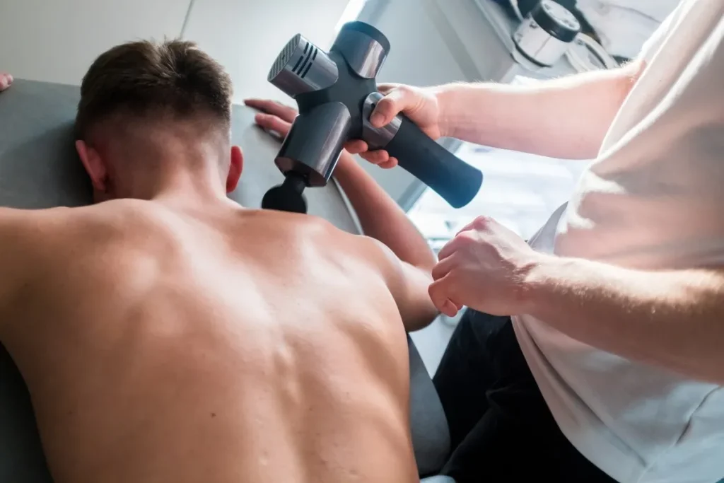 Como usar pistola de massagem muscular e aproveitar todos os benefícios?