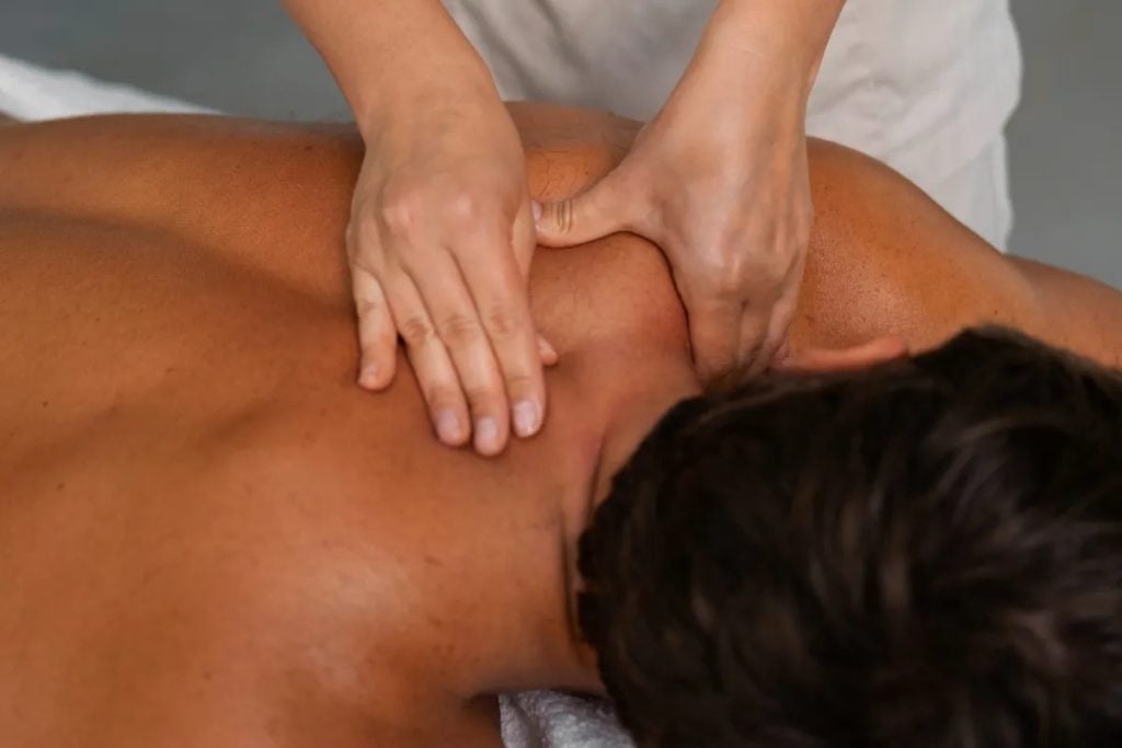 aprenda sobre Pontos de massagem nas costas: guia completo para localizar e liberar tensão Pontos de massagem nas costas: guia completo para localizar e liberar tensão