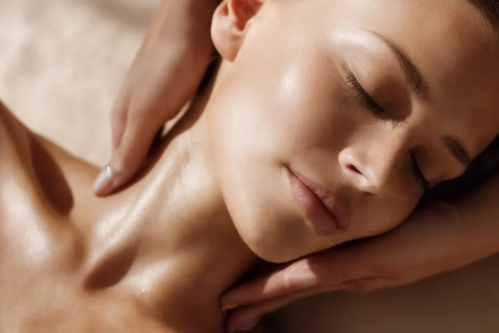 Rigidez do pescoço: a massagem é suficiente para aliviar o problema?