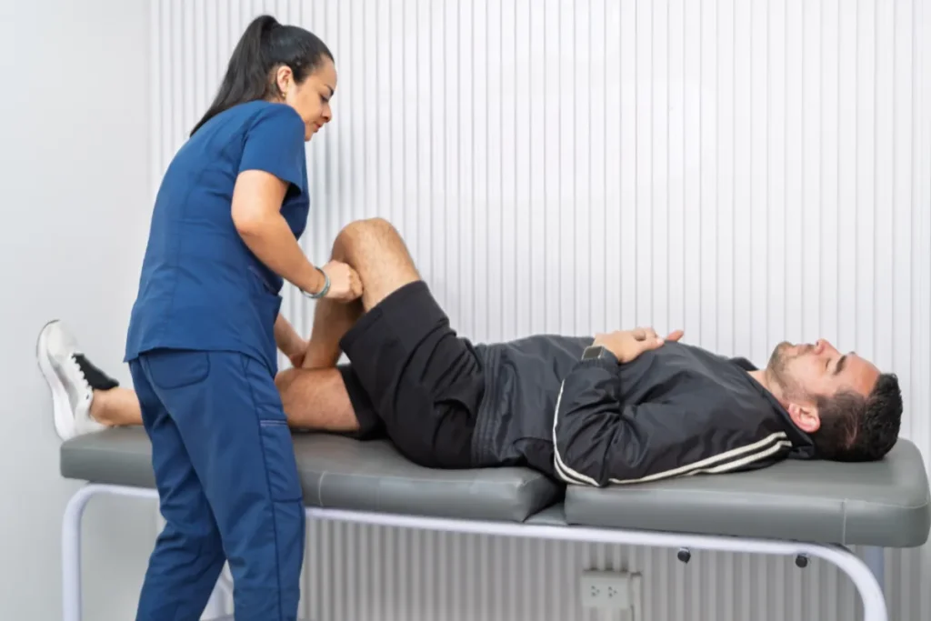 Dor atrás do joelho: quando a massagem pode ajudar no alívio