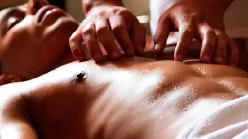 Massagem Tântrica: O que é, Como Funciona e Benefícios