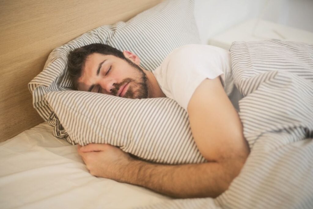 Qualidade do sono: como a massagem favorece noites mais tranquilas e restauração profunda