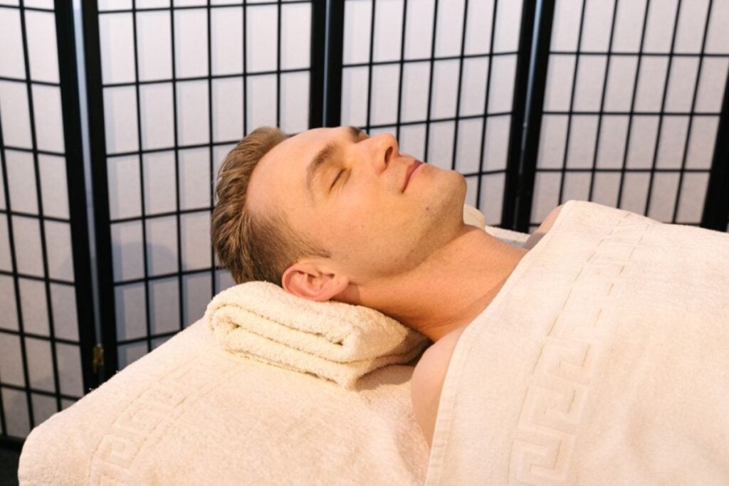 Desejo masculino: fatores que influenciam a libido e como a massagem ajuda