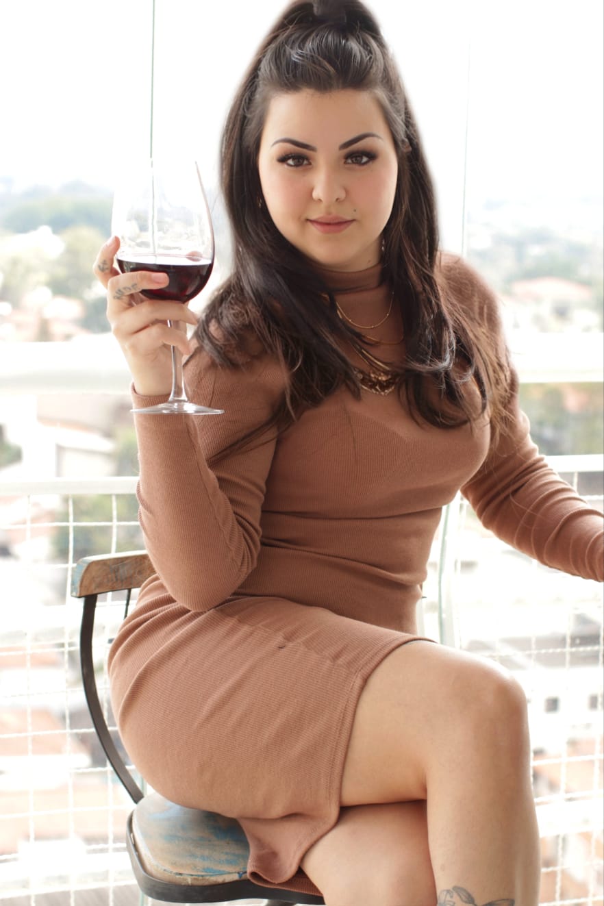 Amanda Charme discrição & requinte novamente em SP