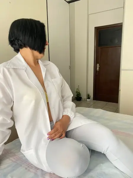 Kamila massagista profissional coroa Massagem nuru em Curitiba 0