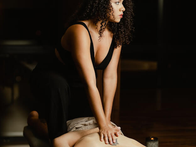 Anne Matos - massoterapeuta formada Massagem sensual Recife 2